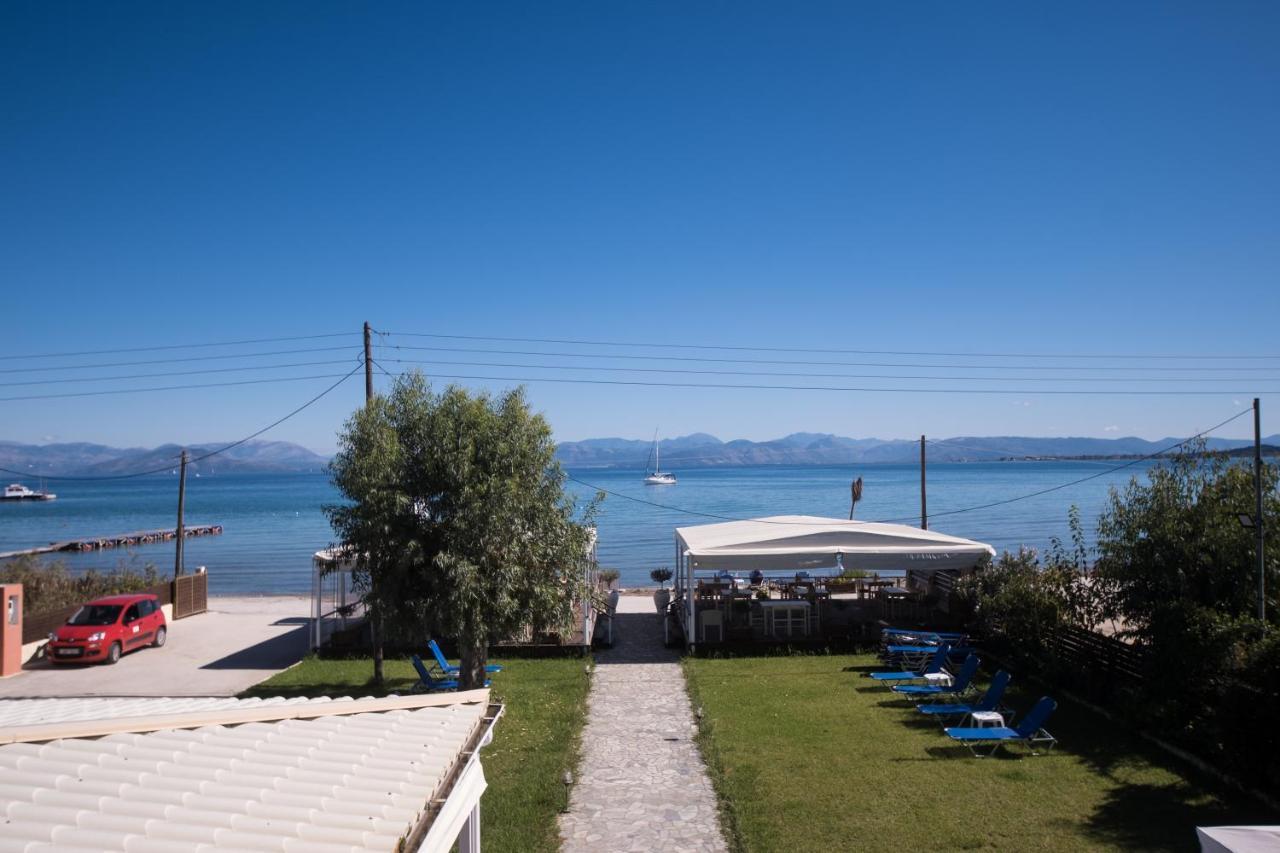 Christina Beachfront Rooms By Hotelius Petrití Kültér fotó