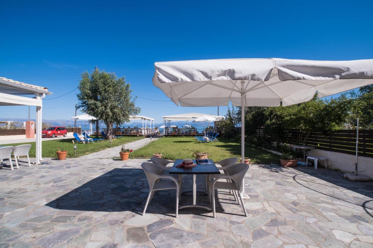 Christina Beachfront Rooms By Hotelius Petrití Kültér fotó