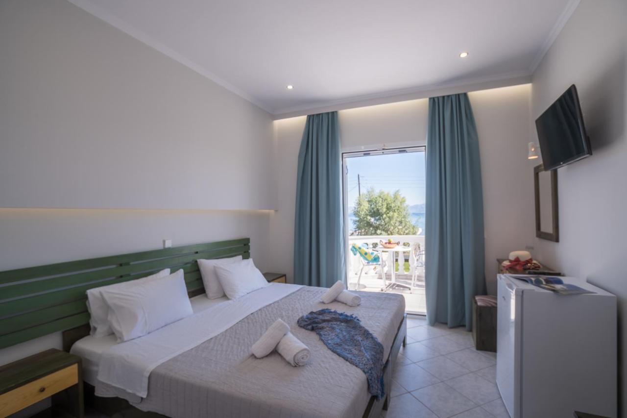 Christina Beachfront Rooms By Hotelius Petrití Kültér fotó