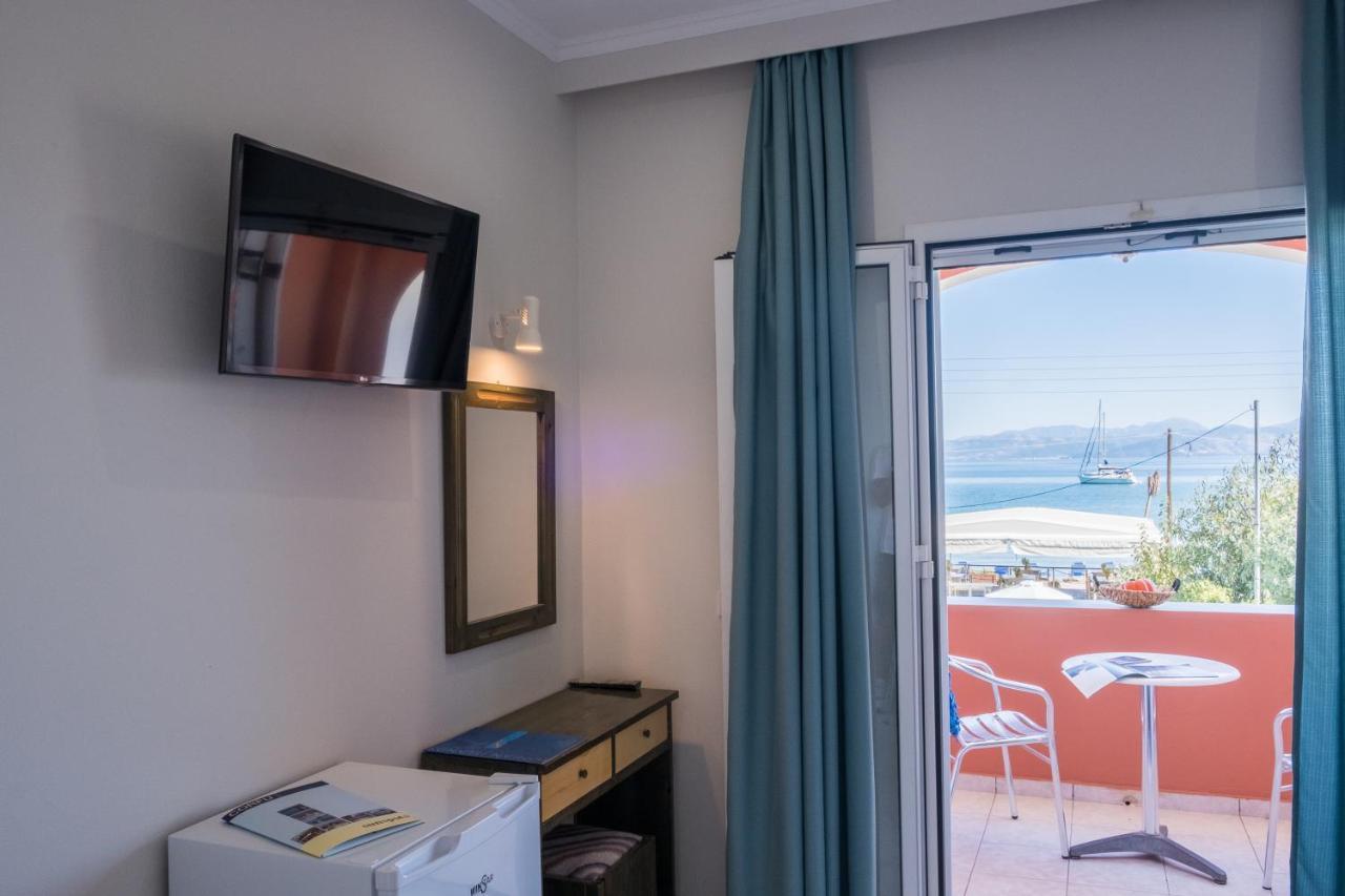 Christina Beachfront Rooms By Hotelius Petrití Kültér fotó