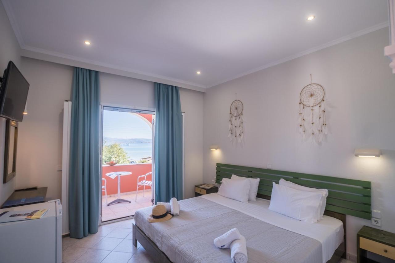 Christina Beachfront Rooms By Hotelius Petrití Kültér fotó