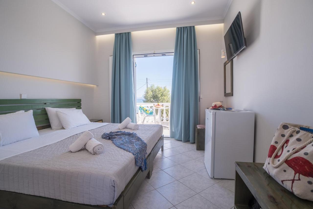 Christina Beachfront Rooms By Hotelius Petrití Kültér fotó